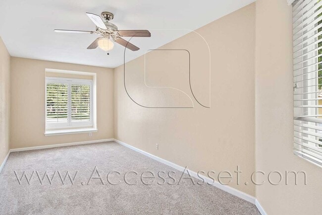 Building Photo - 32440 Beechwood Ln