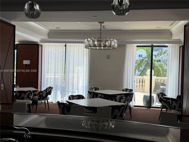 Building Photo - 600 W Las Olas Blvd