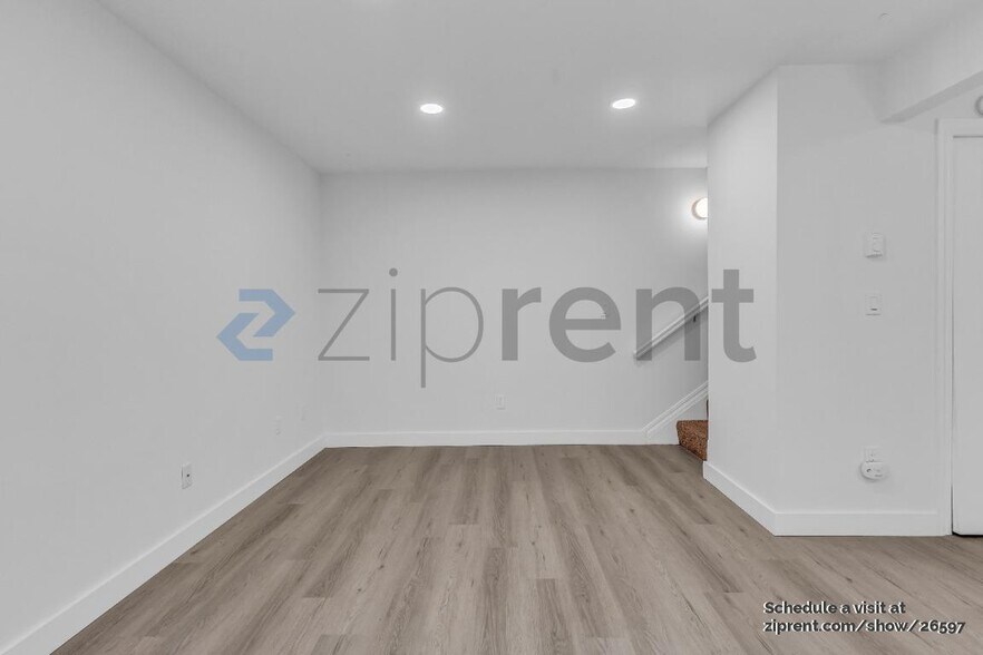 Building Photo - 12211 SE 59th St