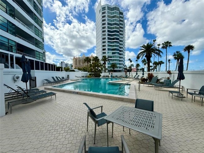 Building Photo - 988 Blvd of the Arts