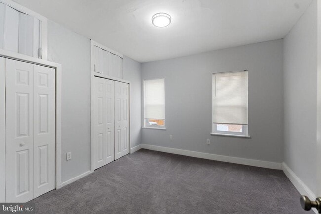 Building Photo - 2114 E Birch St