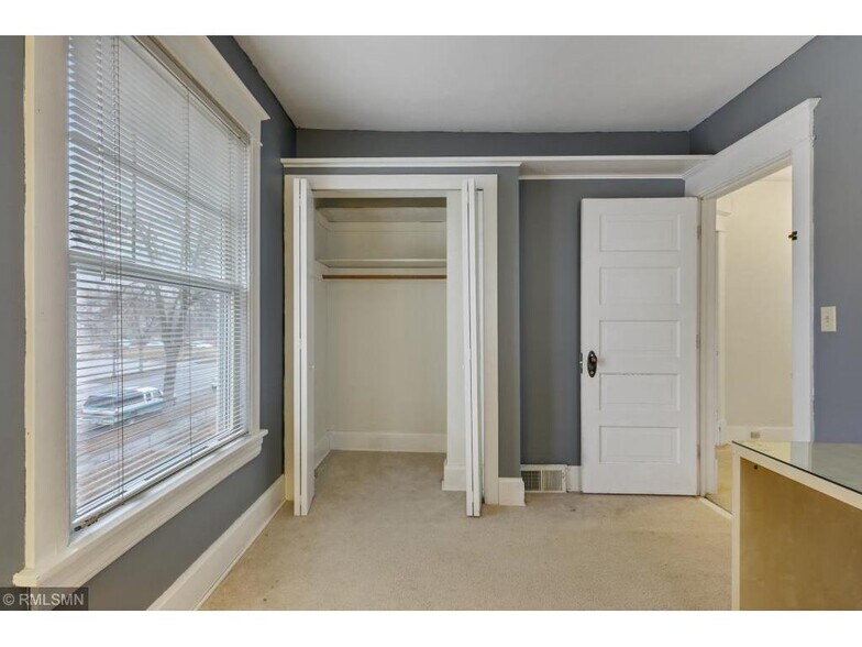 Building Photo - 1522 Minnehaha Ave W