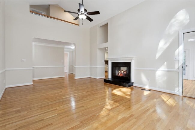 Building Photo - Kingsmill Gem