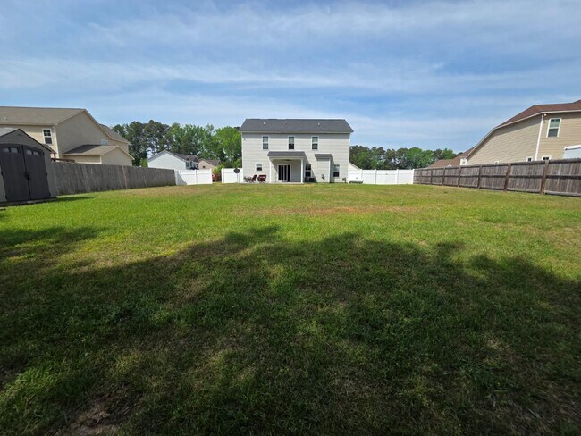 Building Photo - 461 St Johns Loop