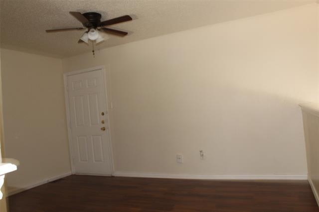 Building Photo - 9809 Walnut St