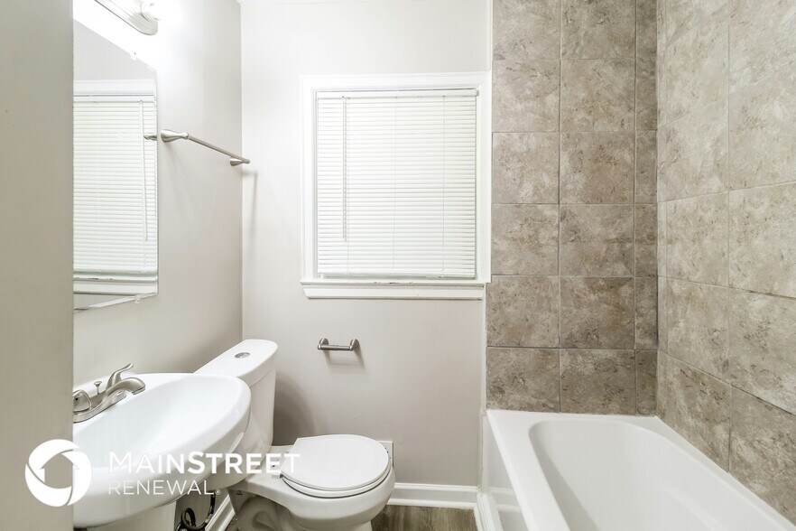 Building Photo - 3717 Loren Dr