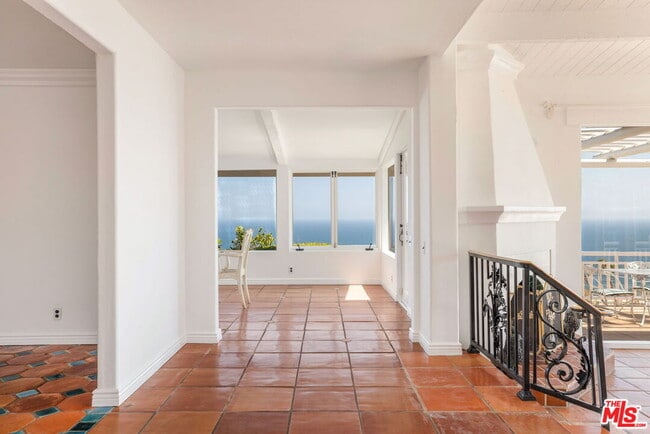 Building Photo - 206 Bellino Dr