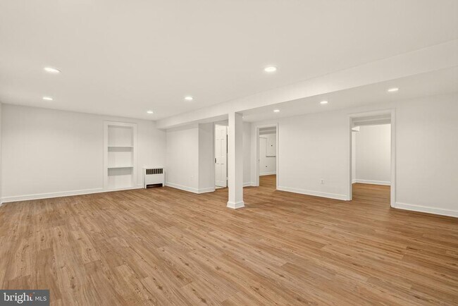 Building Photo - 2375 N Vernon St