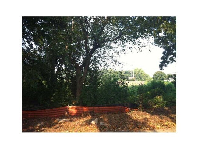 Building Photo - 1476 Monroe Dr NE