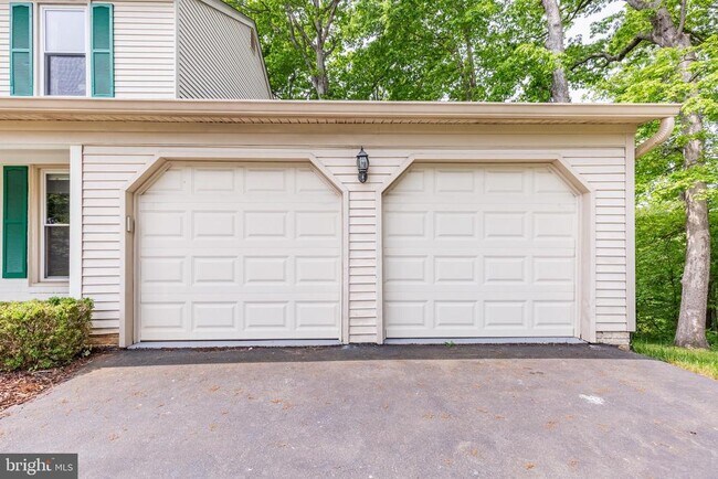 Building Photo - 9815 Wintercress Ct