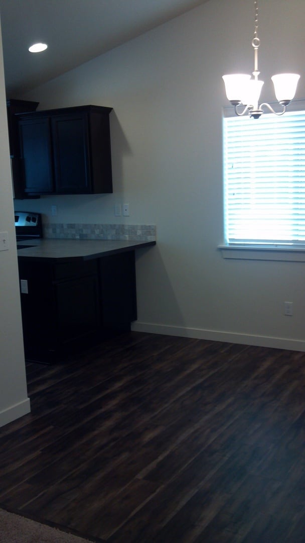 Building Photo - New carpet! Single Story Home with Fully Fenced Yard & Close to Shopping/Restaurants!