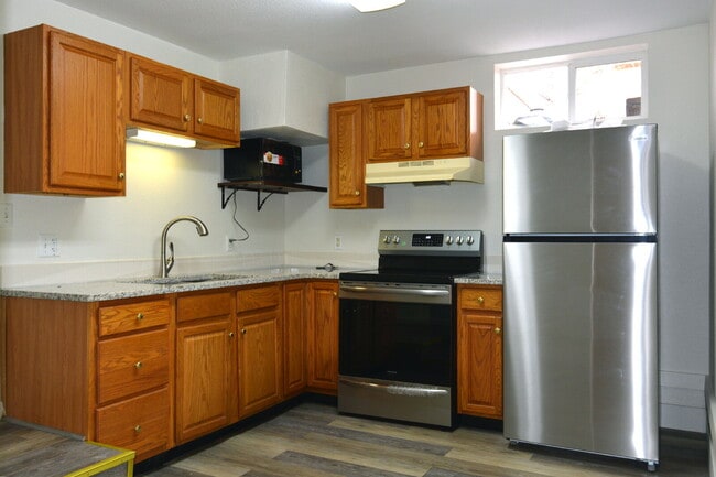 Building Photo - Cozy & Charming 2-Bedroom Apartment in Cheyenne – All Utilities Included!