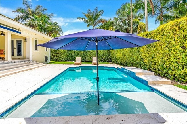 Building Photo - 16550 SW 77th Ct