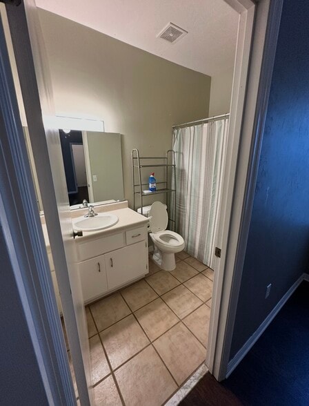 Building Photo - 4700 SW Archer Rd