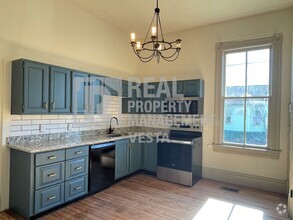 Building Photo - Beautiful Downtown Apartment - Perfect For...