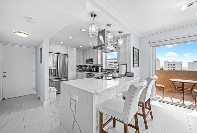 Building Photo - 3581 S Ocean Blvd