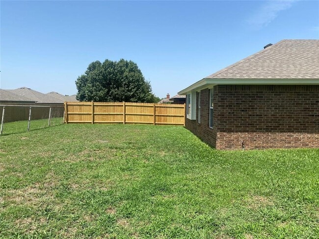 Building Photo - 1026 Dustin Dr