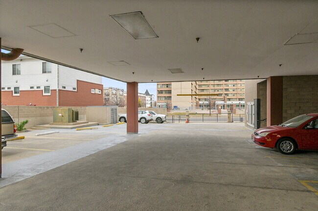 Building Photo - $1,750.00 - 1 Bedroom, 1 Bathroom, Condo in Denver with Cozy Balcony!