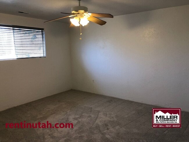 Building Photo - Cute Salt Lake 2 Bedroom Bungalow For Rent!