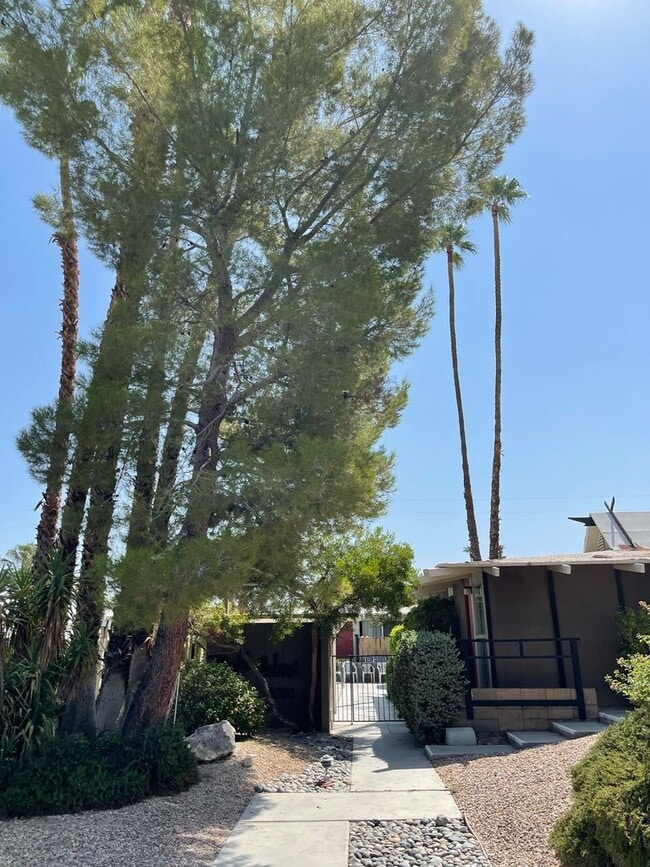 Building Photo - 45900 Ocotillo Dr