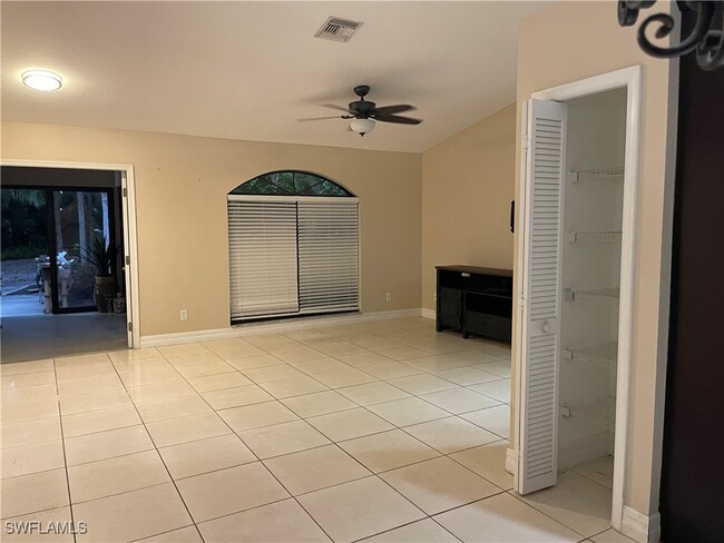 Building Photo - 5240 Cherry Wood Dr