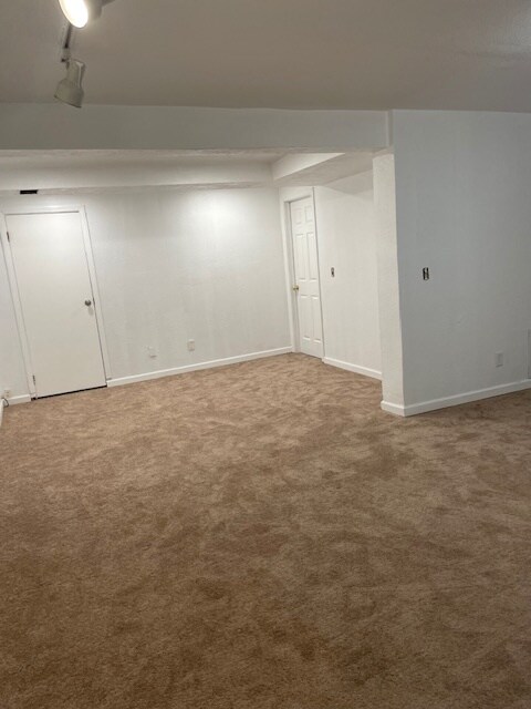 Building Photo - 7570 S Cove Cir