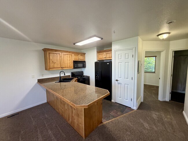 Building Photo - 3537 N Fox Run Dr