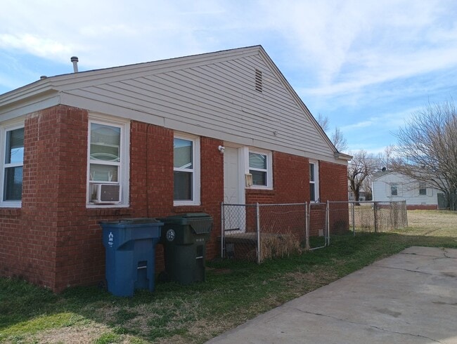 Building Photo - CLOSE TO TINKER! *PROMO FIRST FULL MONTH FREE!