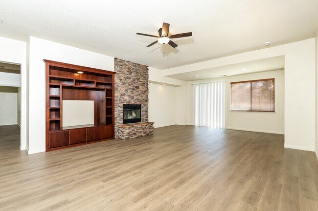 Building Photo - 936 Heartland Dr