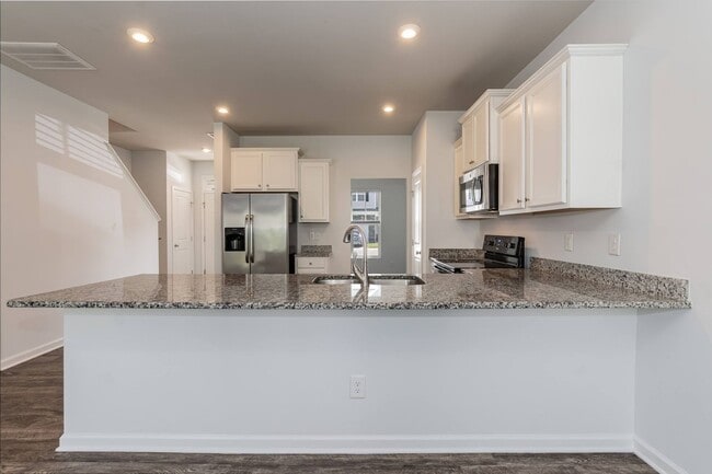 Building Photo - Three Bedroom Home!