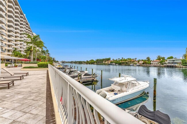 Building Photo - 5600 Collins Ave