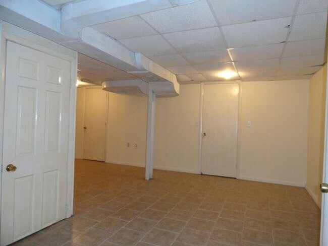 Building Photo - Fantastic 3BR Cape Cod near Downtown Silve...