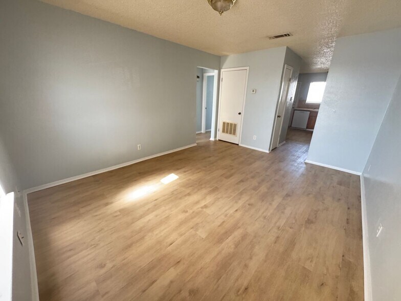 Primary Photo - 1313 Quail Cir