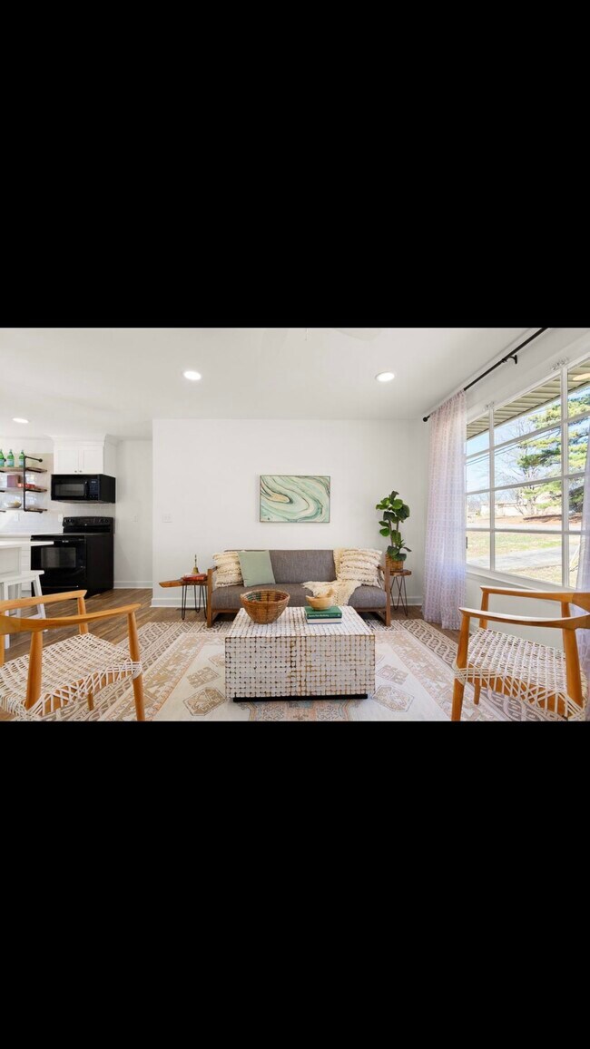 Building Photo - 5017 McLendon Dr