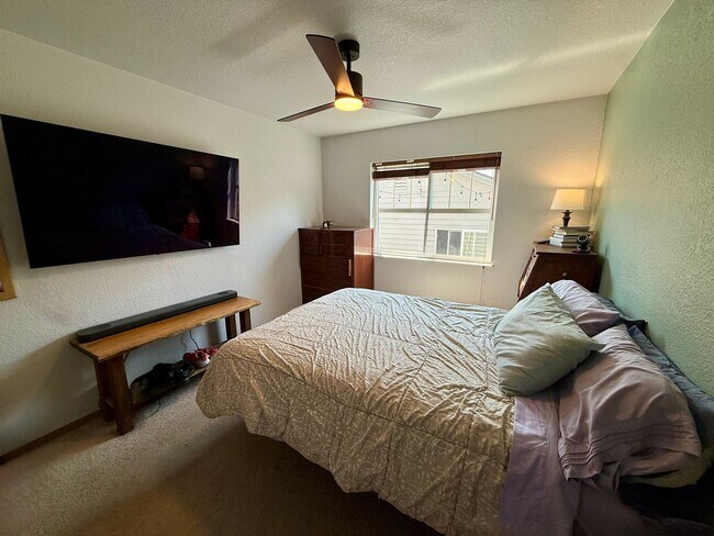Building Photo - Pet-Friendly 2BR/2BA in Peaceful Canyon Creek Neighborhood