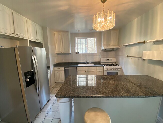 Building Photo - 2811-2815 Telegraph Ave