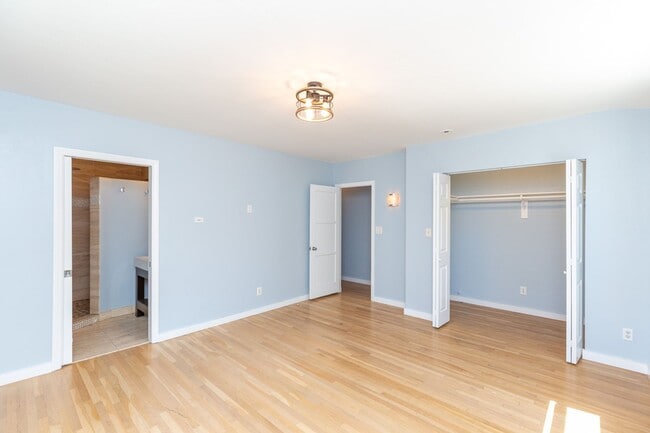 Building Photo - 2 Bed, 2 Bath home in Ocean Beach