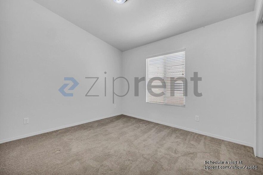 Building Photo - 1704 Tenen Pass Dr