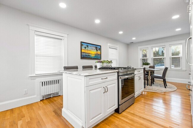 Building Photo - 37 Commonwealth Park