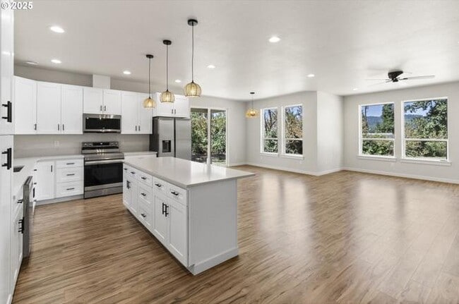 Building Photo - 85152 Winding Way