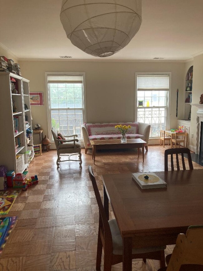 Building Photo - 1670 Beekman Pl NW