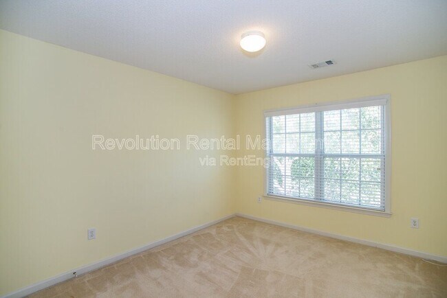 Building Photo - 11655 Crossington Rd