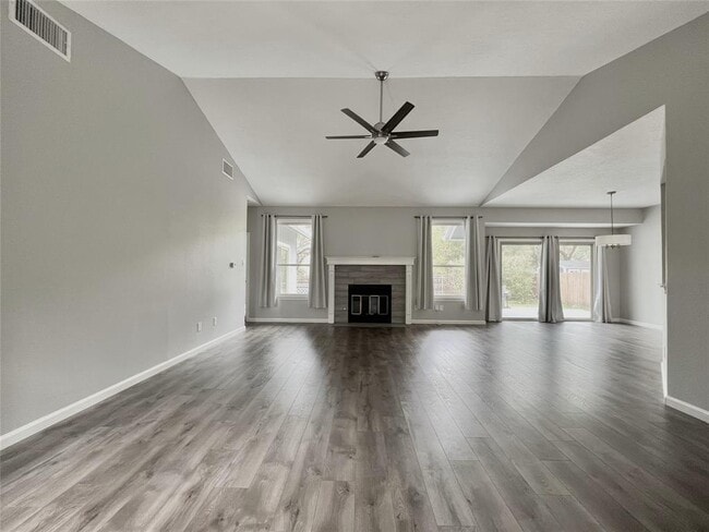 Building Photo - 11917 Meadowfire Dr