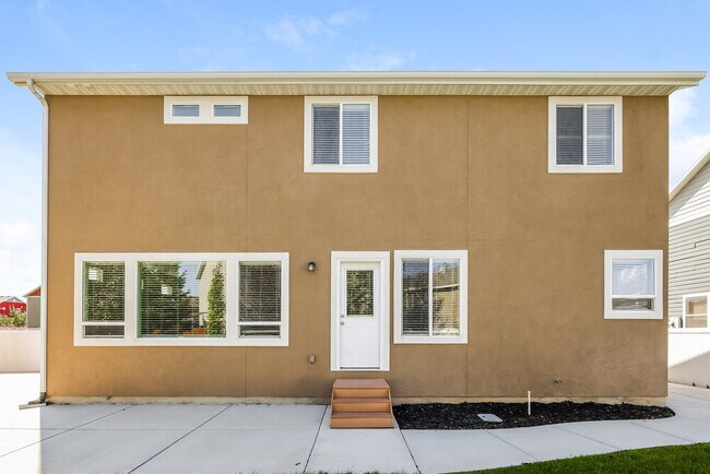 Building Photo - 3448 W Oak Crest Dr