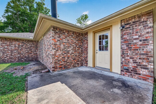 Building Photo - 7407 Cortes Dr