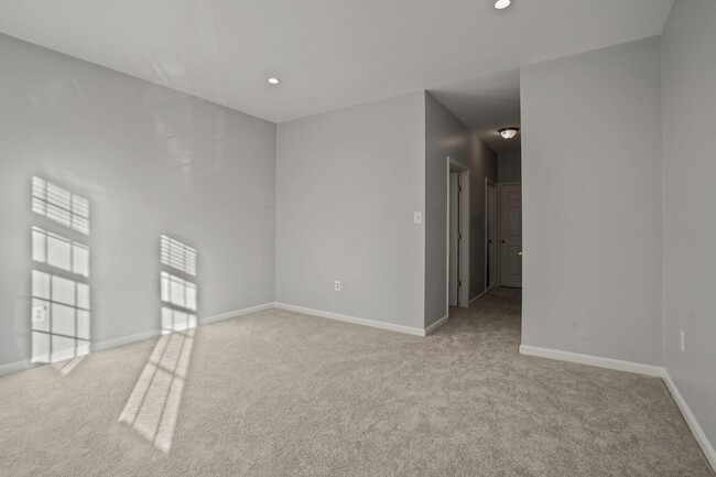 Building Photo - 2651 Park Tower Dr