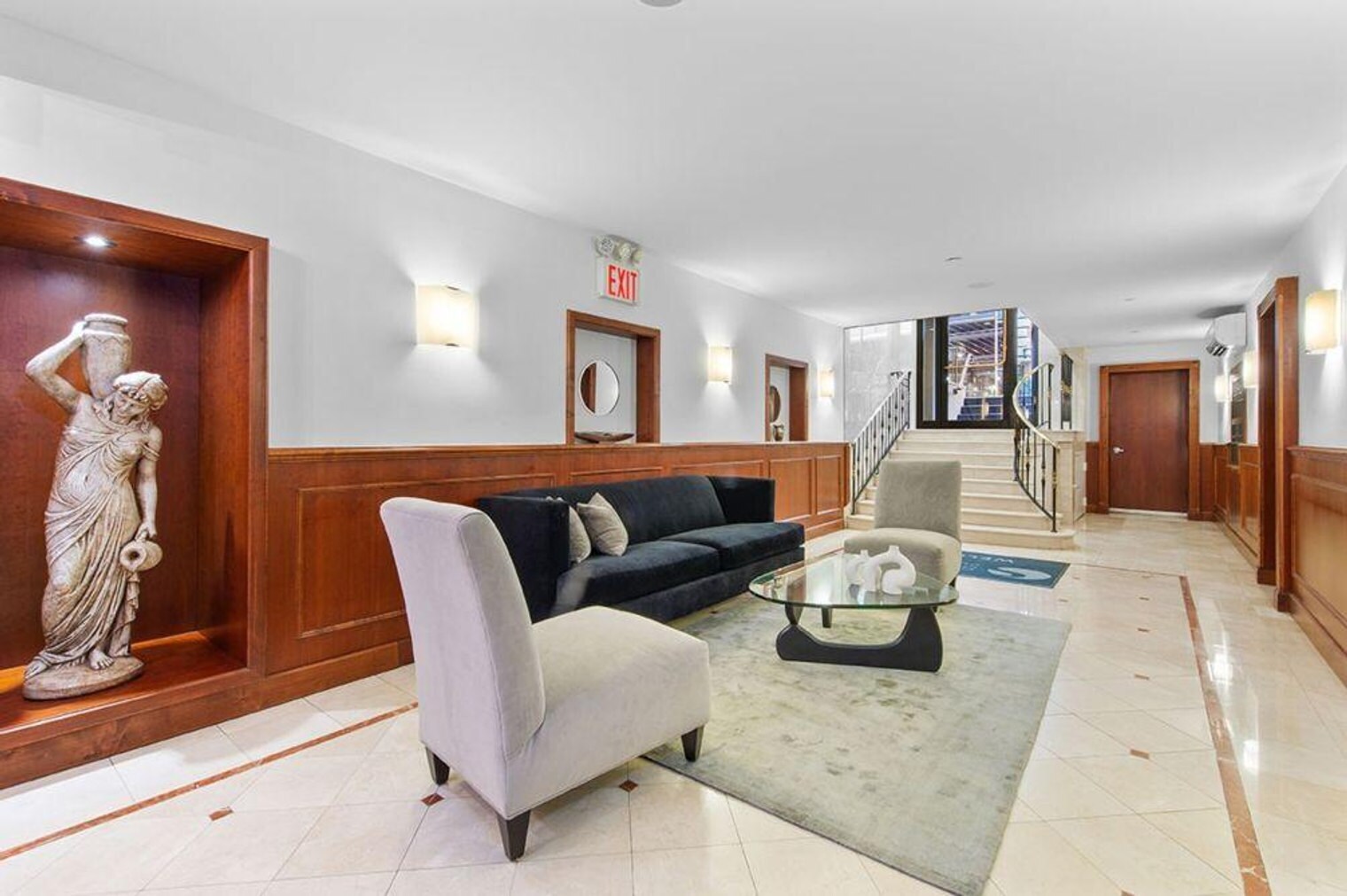 Building Photo - 24 E 38th St