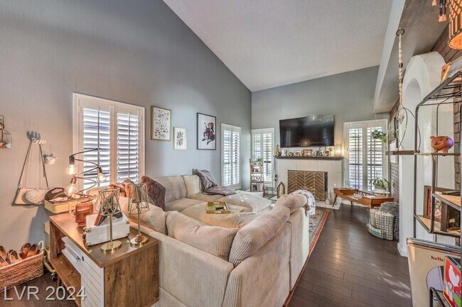 Building Photo - 5321 Tamanar Dr