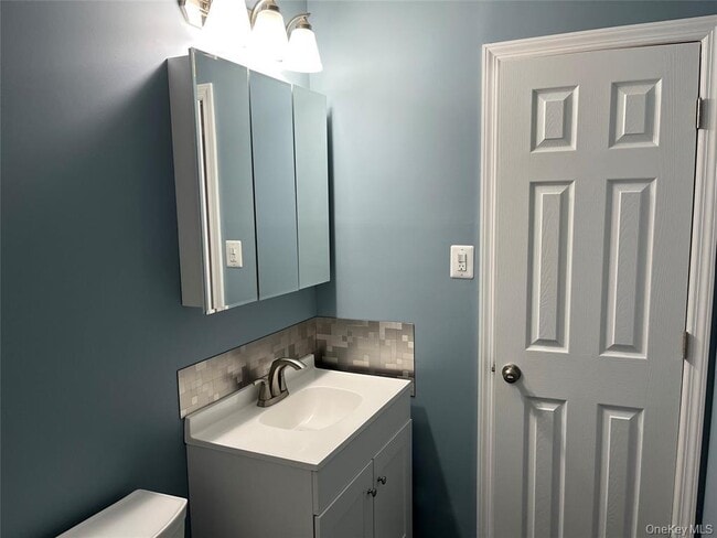 Building Photo - 51 Whalers Cove Dr