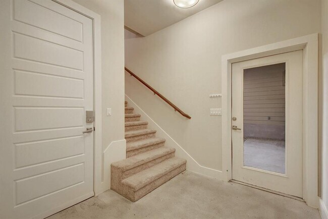 Building Photo - 2104 Robert Browning St